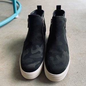 Steve Madden Camo High Tip Wedge Sneaker